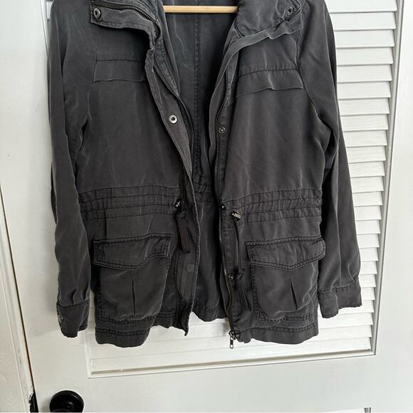 Forever 21 woman’s small jacket - Picture 4 of 7